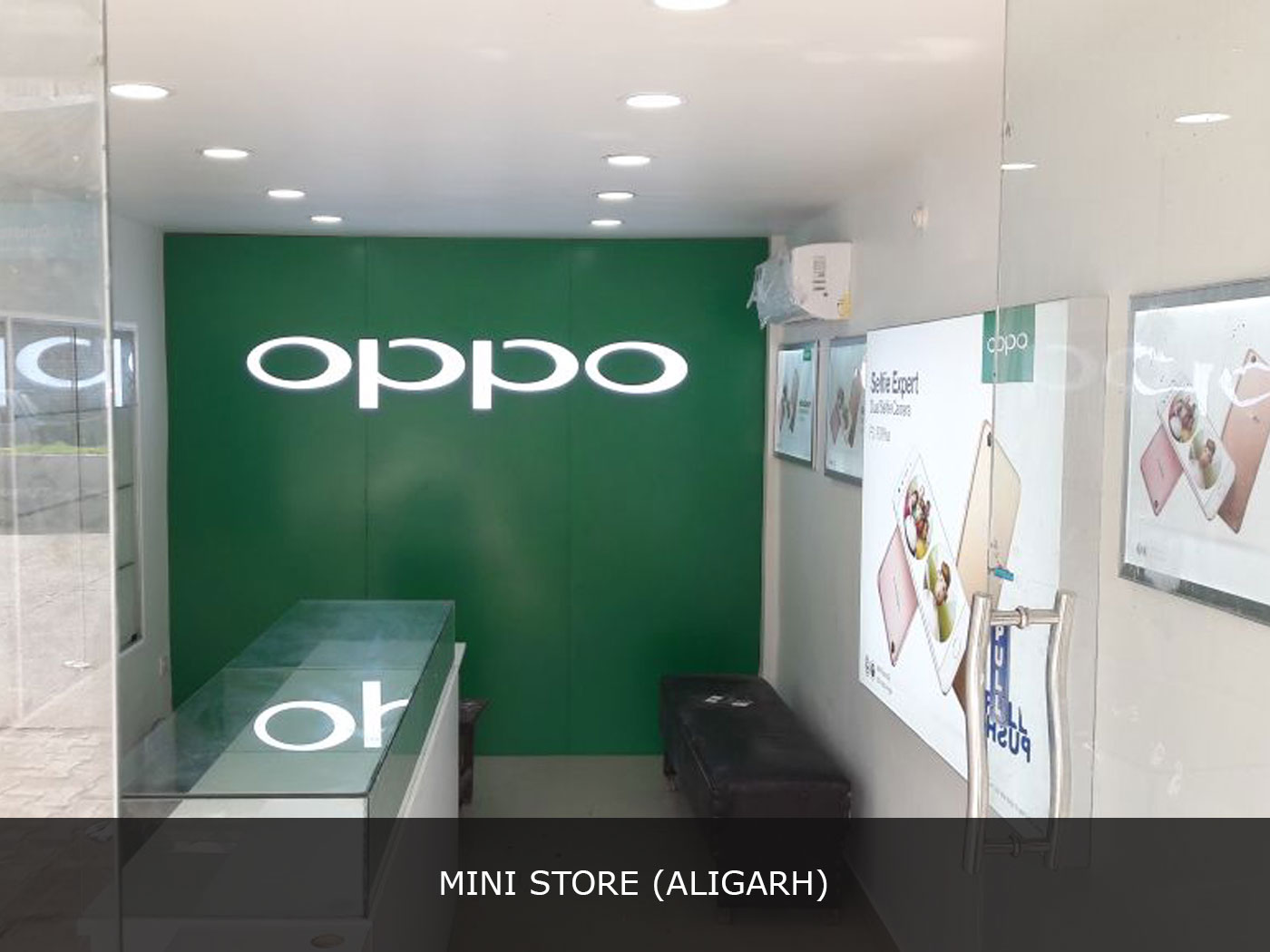 OPPO EXCLUSIVE STORES